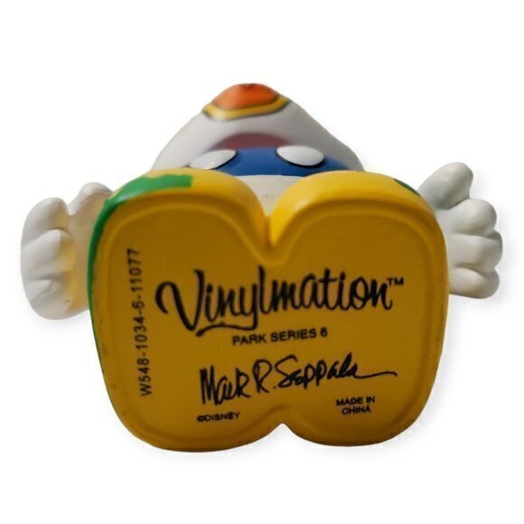 DISNEY VINYLMATION 3" Park 6 Donald Duck Green Wet Paint Sign Non Variant - Picture 4 of 4